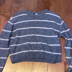 h&m grey and white striped shirt